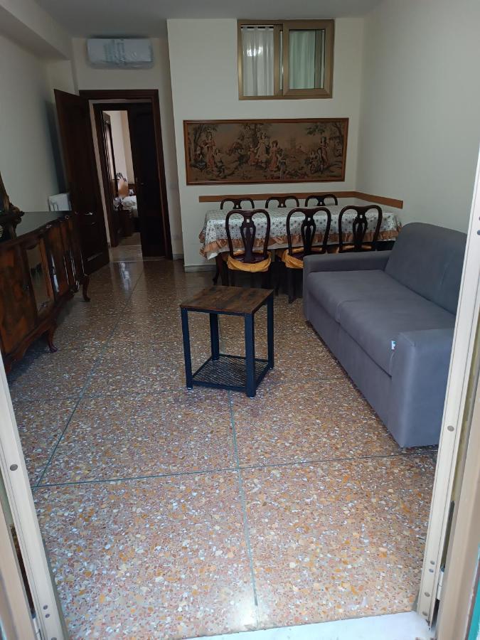 Hortis Apartment, 5 persone, 2 camere, balcone, Metro C e tram per il centro Roma Esterno foto