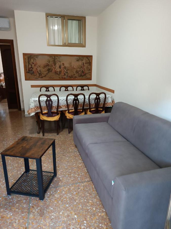 Hortis Apartment, 5 persone, 2 camere, balcone, Metro C e tram per il centro Roma Esterno foto