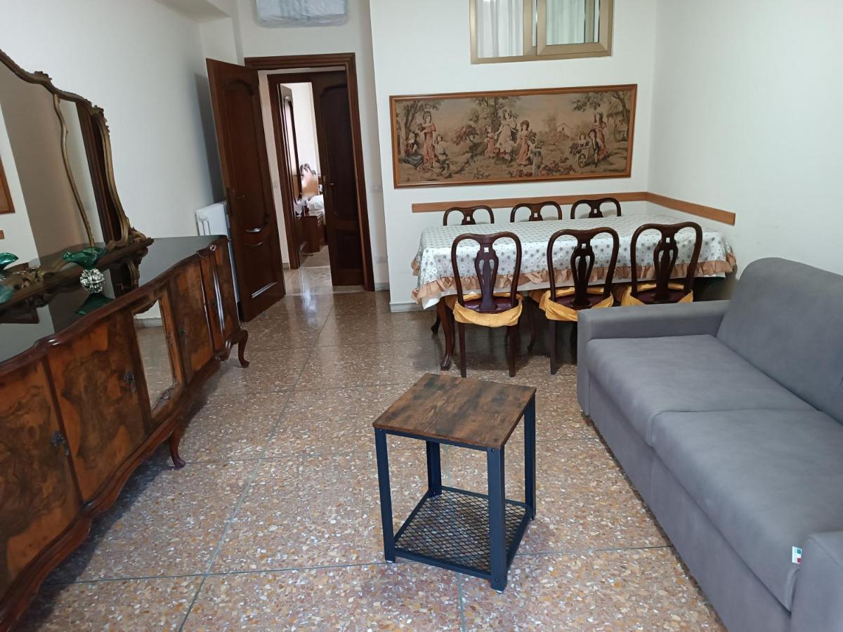 Hortis Apartment, 5 persone, 2 camere, balcone, Metro C e tram per il centro Roma Esterno foto