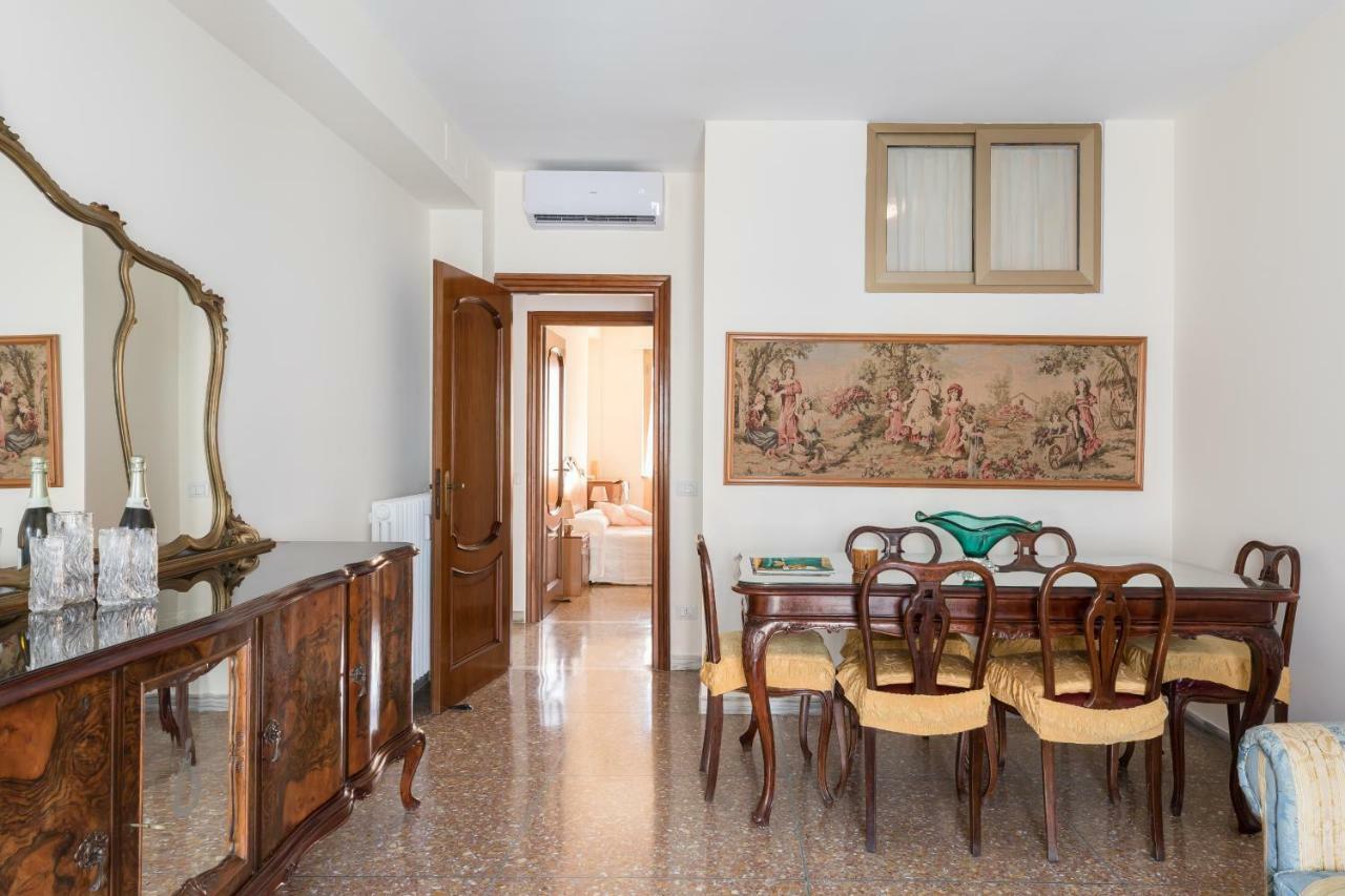 Hortis Apartment, 5 persone, 2 camere, balcone, Metro C e tram per il centro Roma Esterno foto